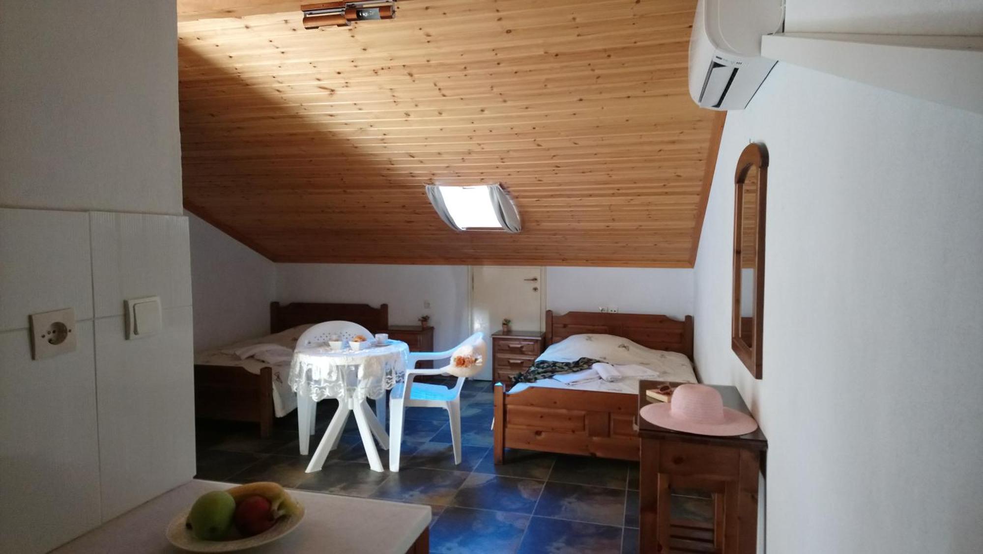Aparthotel Kiwi Kastle Néa Fókaia Exterior foto