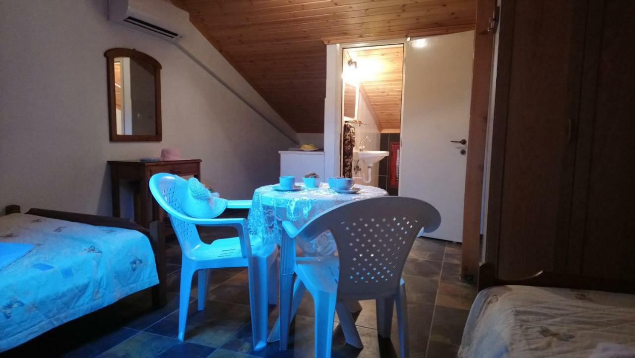 Aparthotel Kiwi Kastle Néa Fókaia Exterior foto