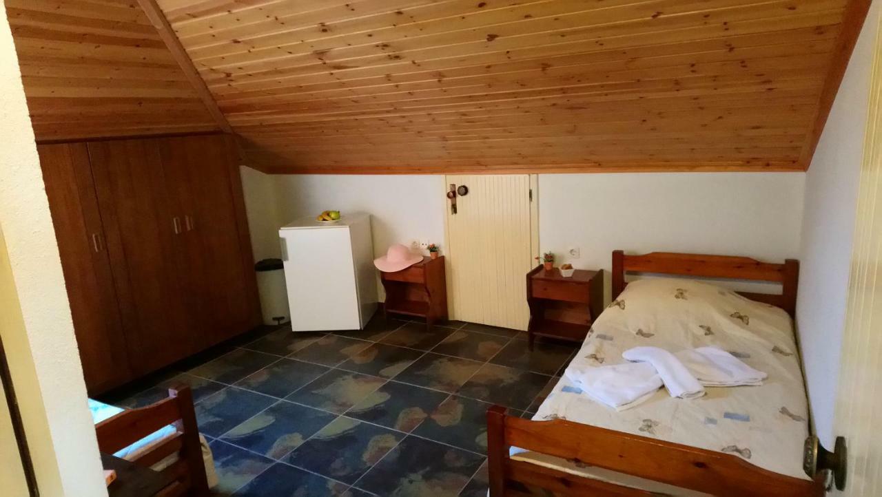 Aparthotel Kiwi Kastle Néa Fókaia Exterior foto