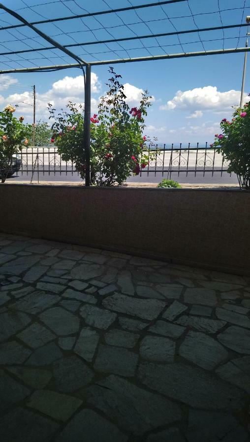 Aparthotel Kiwi Kastle Néa Fókaia Exterior foto